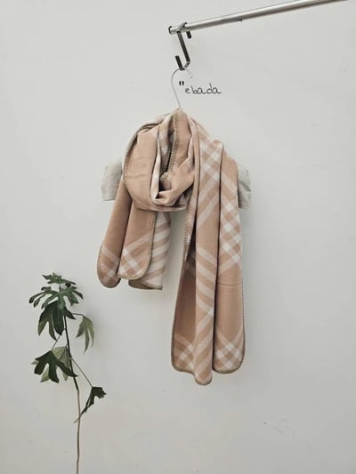 正韓EBA高級感格紋百搭圍巾5